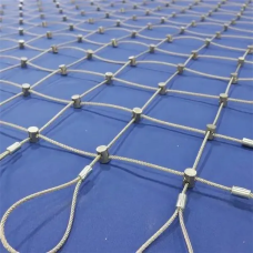 Сетка нержавеющая тросовая со скобочным креплением и квадратной ячейкой Н1 7х7 AISI 304 20х20х1 мм